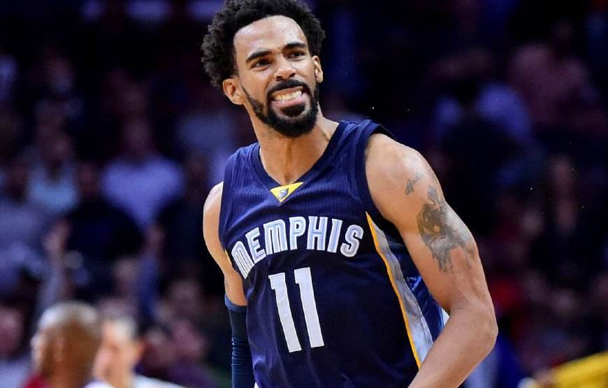 西亚卡姆在加拿大队比赛中战术调整，战术调整引发热议！的简单介绍